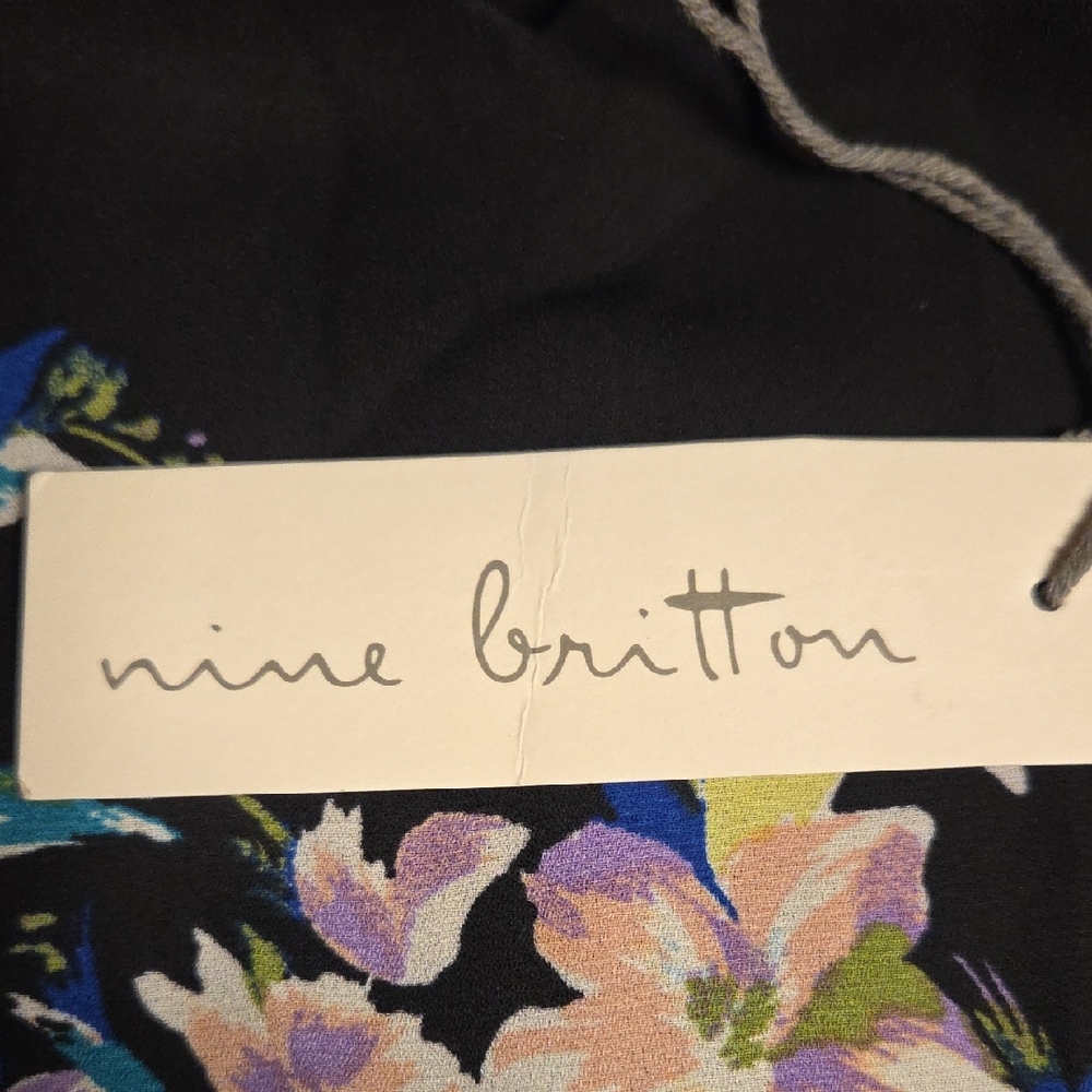 Nine Britton Black Floral Camisole - Picture 3 of 5